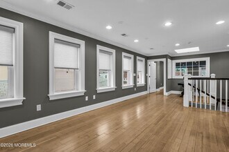 Building Photo - 205 Bay Ave