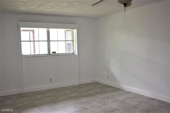 Foto del edificio - 2 br, 2 bath House - 423 Pine Tree Ct Apt 24