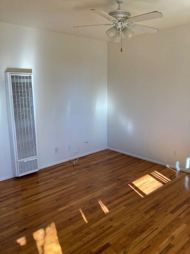 Building Photo - Downtown Huntington Beach Unit