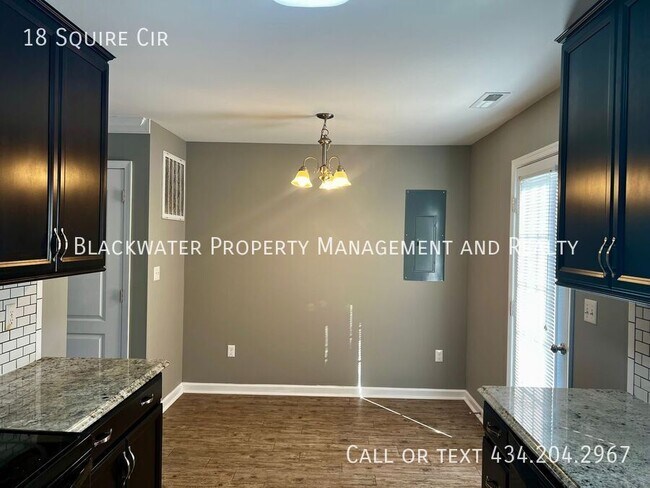 Foto del edificio - 18 Squire Cir