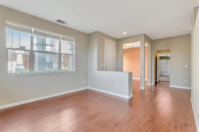 Building Photo - 929 Monarch Cir