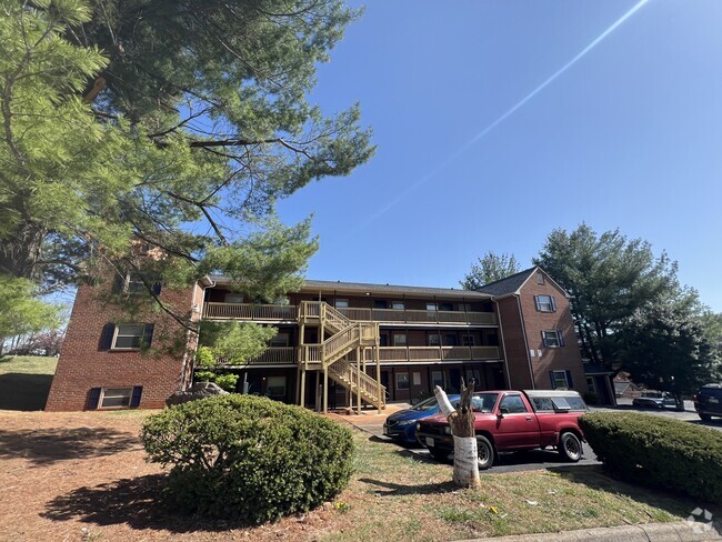 Building Photo - Stone Ridge Apartments