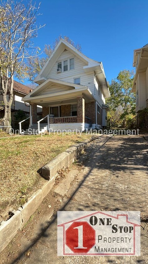 Foto principal - Gorgeous Downtown KC 4 Bedroom Home for RE...