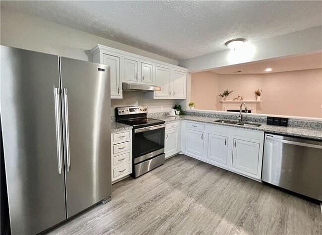 Building Photo - 1502 Queen Anne Ct