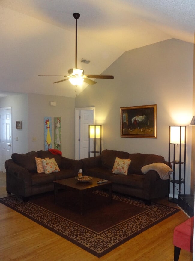 Building Photo - 388 Culver Ave