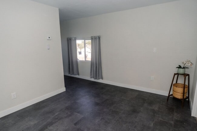Foto del edificio - 1222 E Roosevelt St
