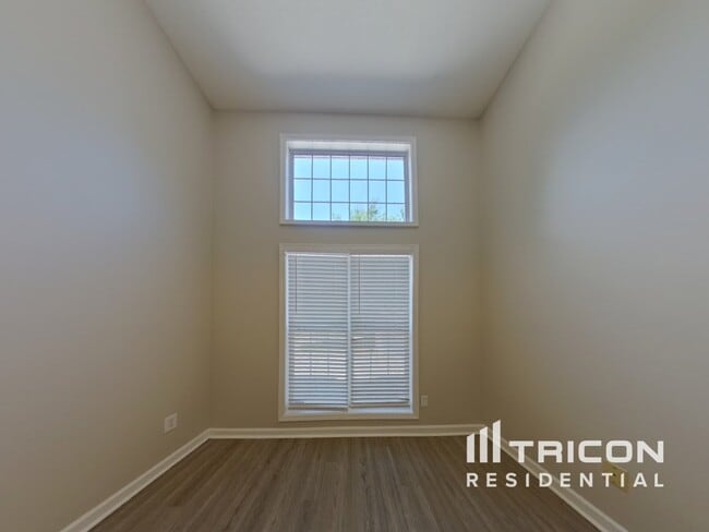 Foto del edificio - 730 Flintlock Dr