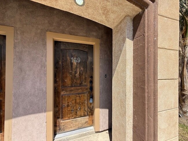 Foto del edificio - 8216 Casa Verde Rd