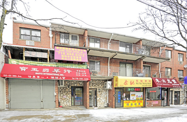 Building Photo - 13505-13515 38th Ave