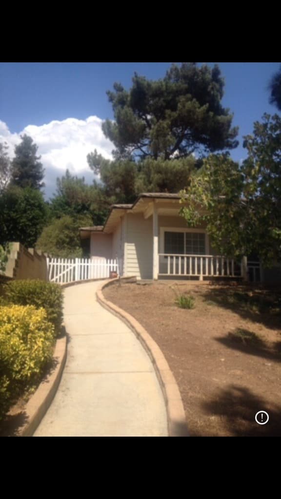 Building Photo - 8960 Camellia Ct