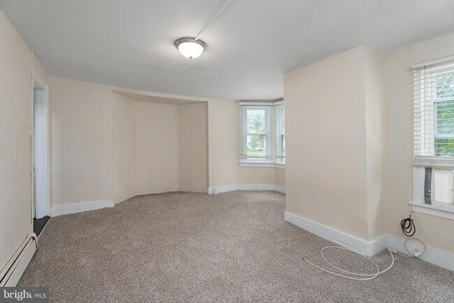 Foto del edificio - 124 Washington Rd