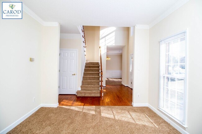 Building Photo - Great 2 Story with sought after basement