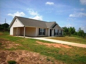 Building Photo - 129 Farm View Ln