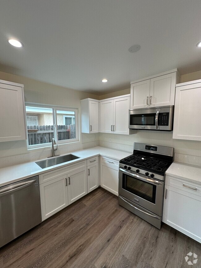 Building Photo - 3623 W 105th St
