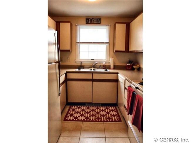 Kitchen - 1174 Cunningham Dr