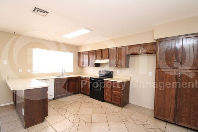 Foto del edificio - 5627 S 41st St