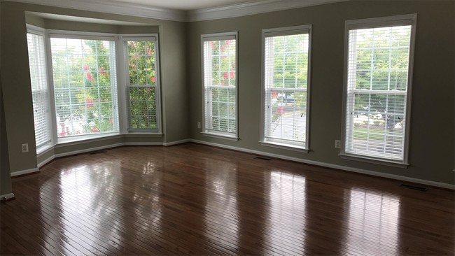Building Photo - 1658 White Oak Vista Dr