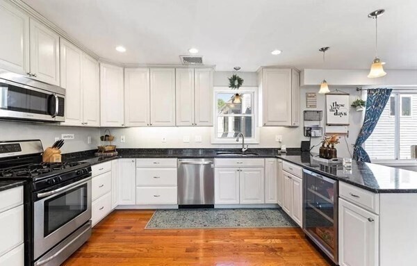 Building Photo - 21 Emerton St