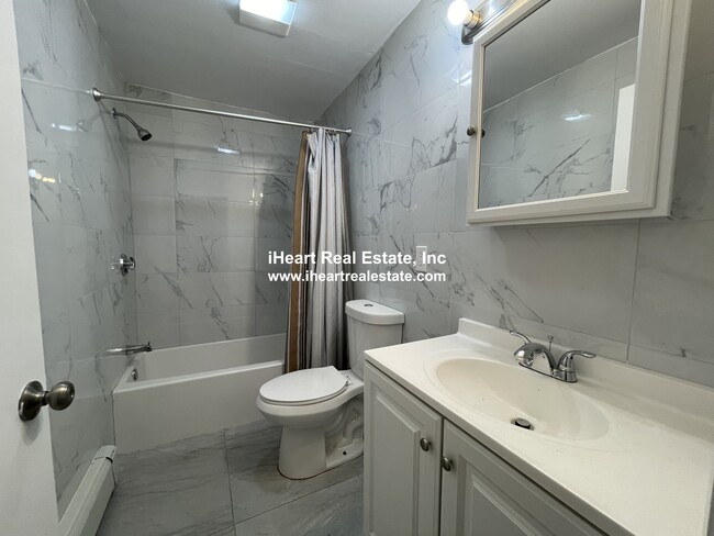 Building Photo - 338 K St