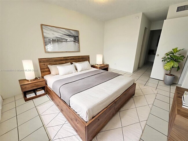 Foto del edificio - 6961 W 14th Ct