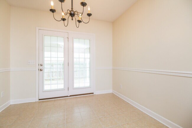 Foto del edificio - 3310 Hamberton Cir