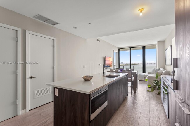Foto del edificio - 480 NE 31st St