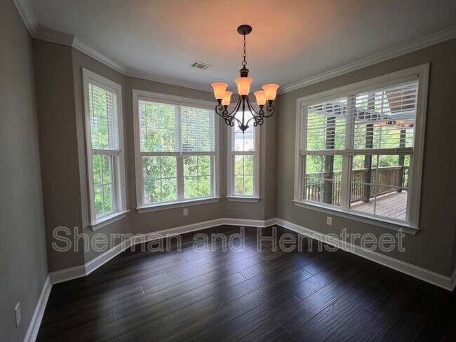 Foto del edificio - 4239 Windslow Dr
