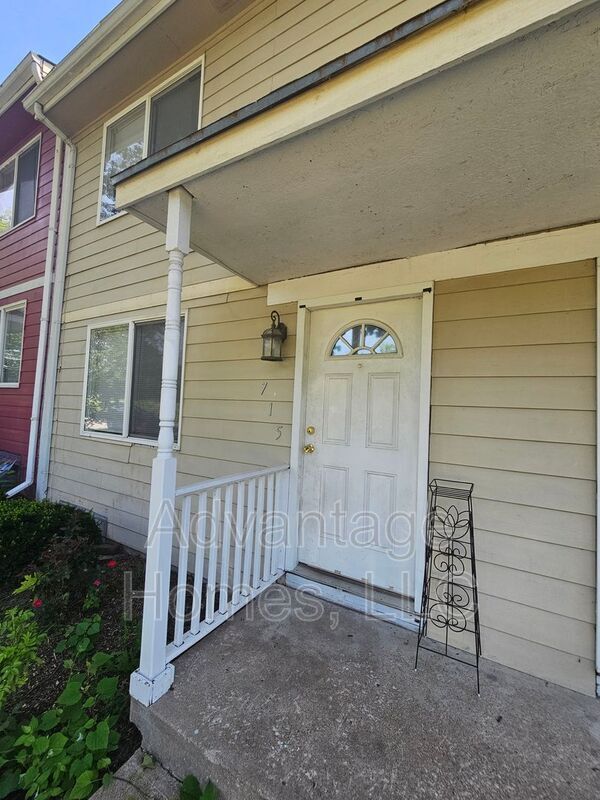 Foto principal - 715 N 70th Terrace