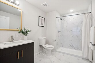 Interior Photo - 227 North Walnut
