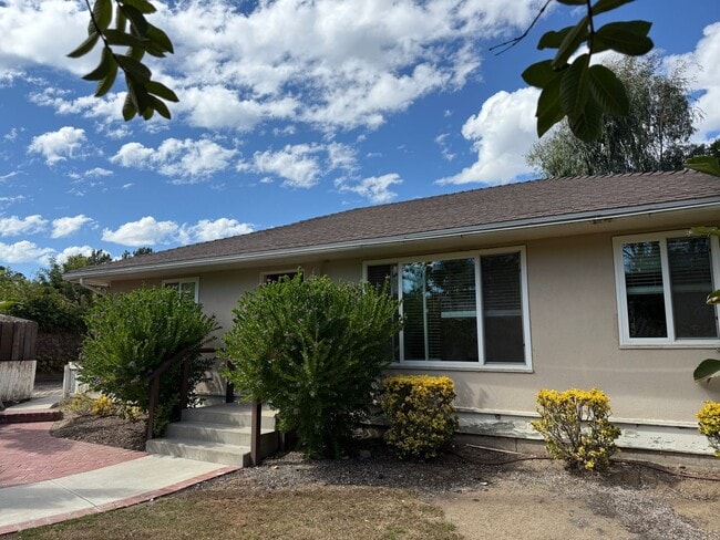 Building Photo - Charming Mission Oaks Home on Half an Acre