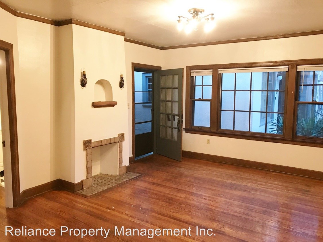 Building Photo - 2515 NE 9th Ave