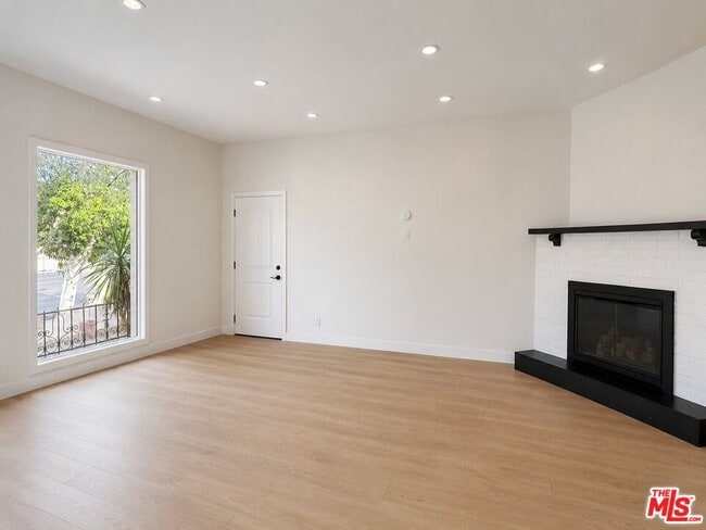 Building Photo - 6132 Whitsett Ave