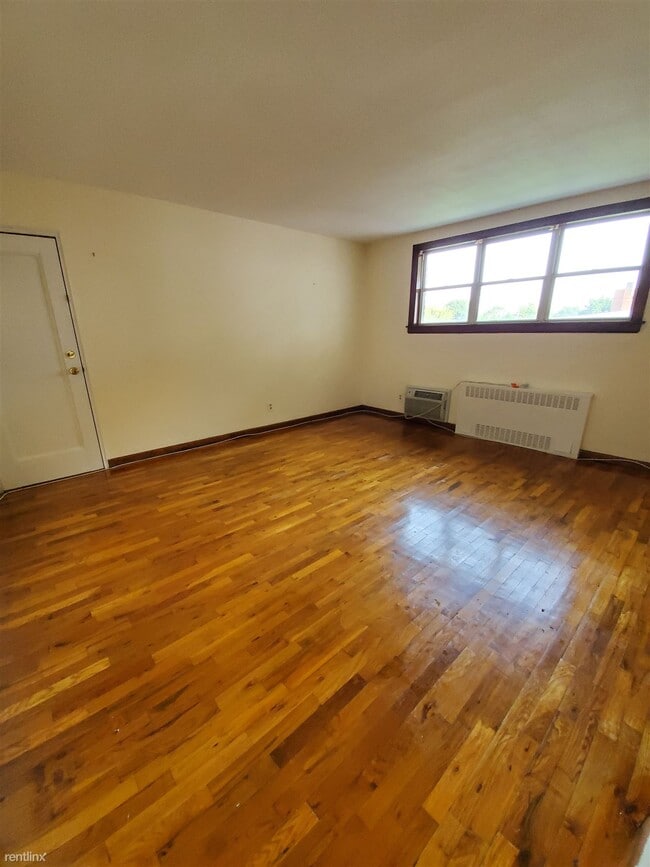 Building Photo - 2 br, 1 bath Condo - 11 Bedford Ave