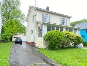 Building Photo - 64 Ford St