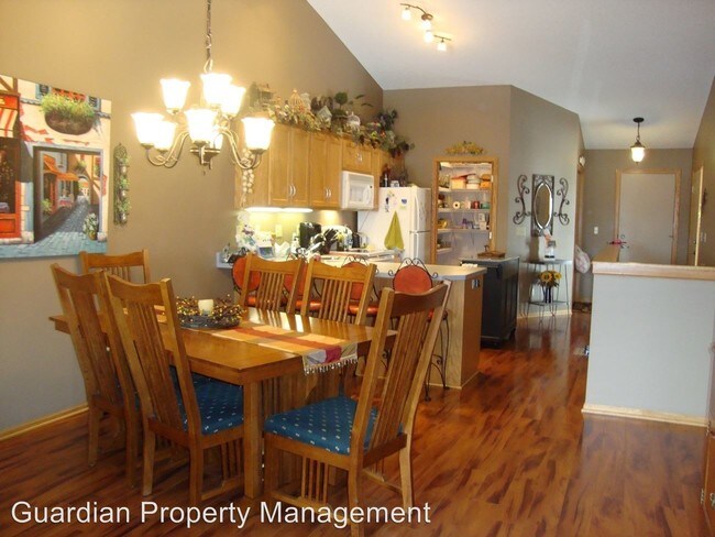 Building Photo - 3 br, 3 bath House - 1709 Lakeridge Way