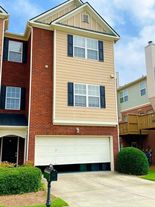 Foto del edificio - Charming 3BR Townhouse in Lawrenceville