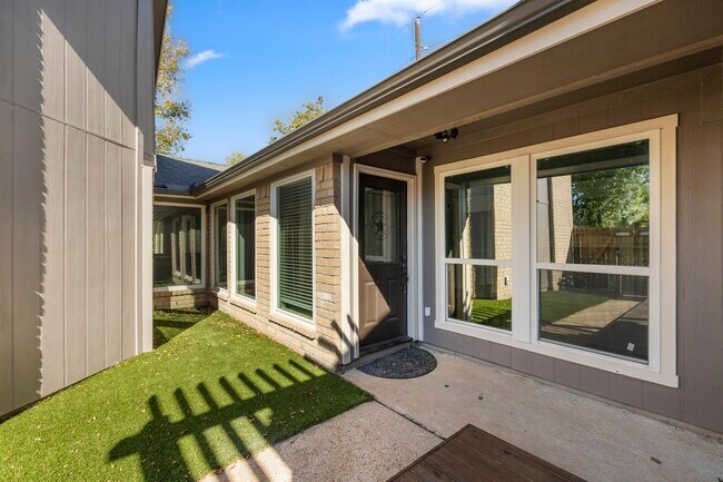 Foto del edificio - 8522 Scenic Green Dr