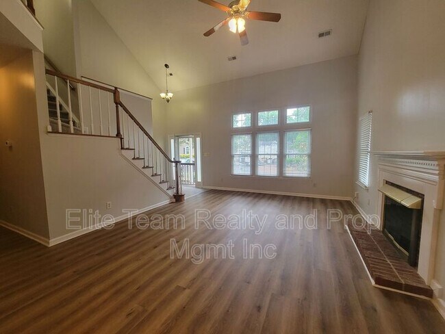 Building Photo - 6134 Park Hill Rd