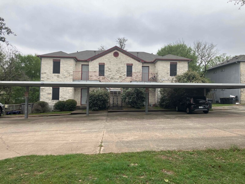 Primary Photo - 3104 Northwest Blvd