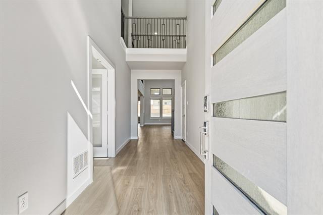 Building Photo - 1720 Foxtail Dr