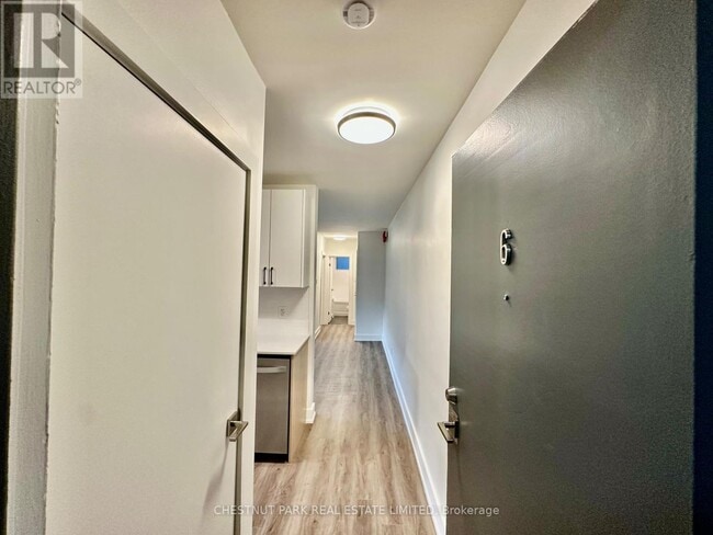 Building Photo - 11 Wingreen Ct