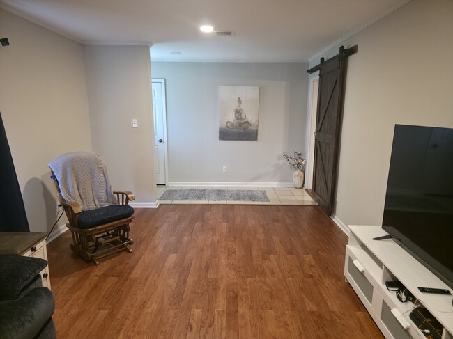 Building Photo - 738 Forestdale Dr