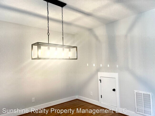 Building Photo - 4 br, 3.5 bath House - 2021 Stanchion St