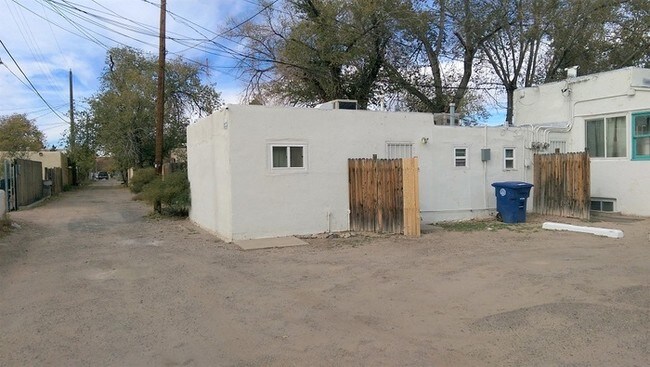 Building Photo - 2128 Coal Ave SE, Apt C