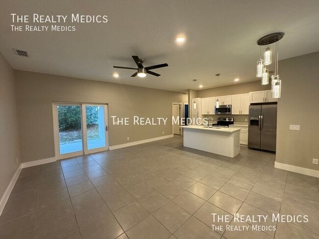 Foto del edificio - 119 Lily Ln