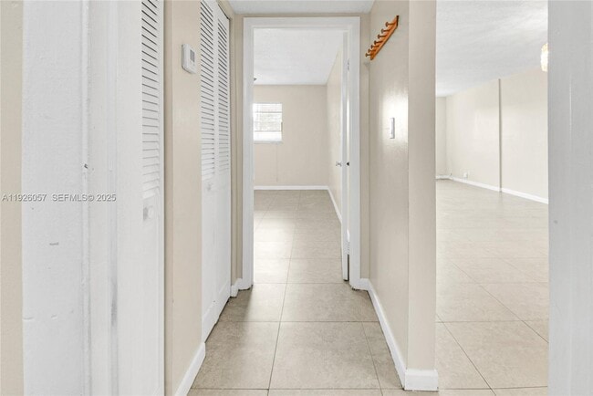 Foto del edificio - 6505 Winfield Blvd