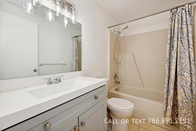 Building Photo - 463 NW 47th Terrace, Deerfield Beach, FL 3...