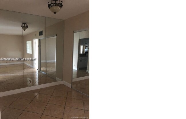 Foto del edificio - 1407 NE 56th St