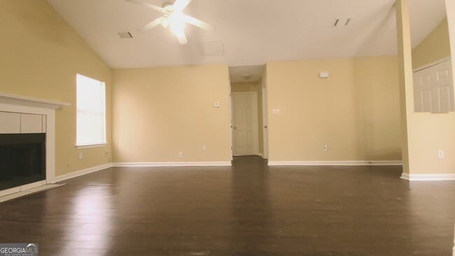 Foto del edificio - 1504 Cain Ct