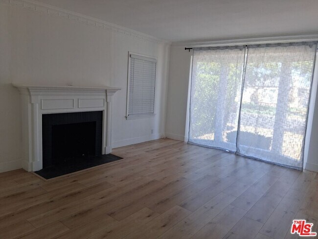 Foto del edificio - 9157 Haas Ave